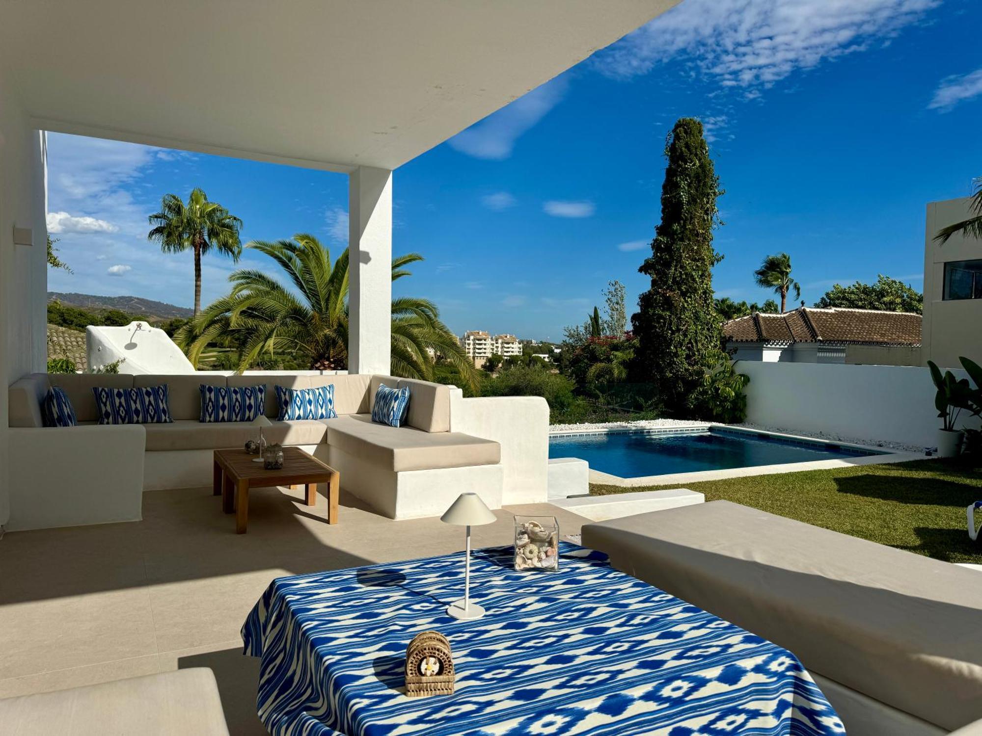 Aurora Boutique House - Only Adults Bed & Breakfast Marbella Ngoại thất bức ảnh