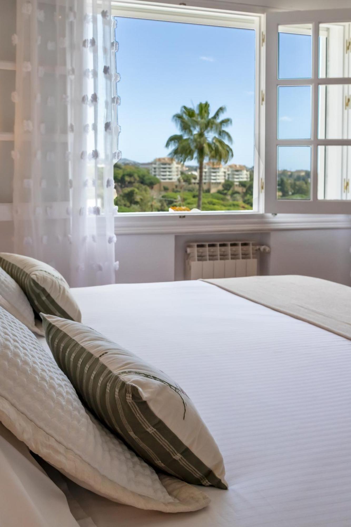 Aurora Boutique House - Only Adults Bed & Breakfast Marbella Ngoại thất bức ảnh