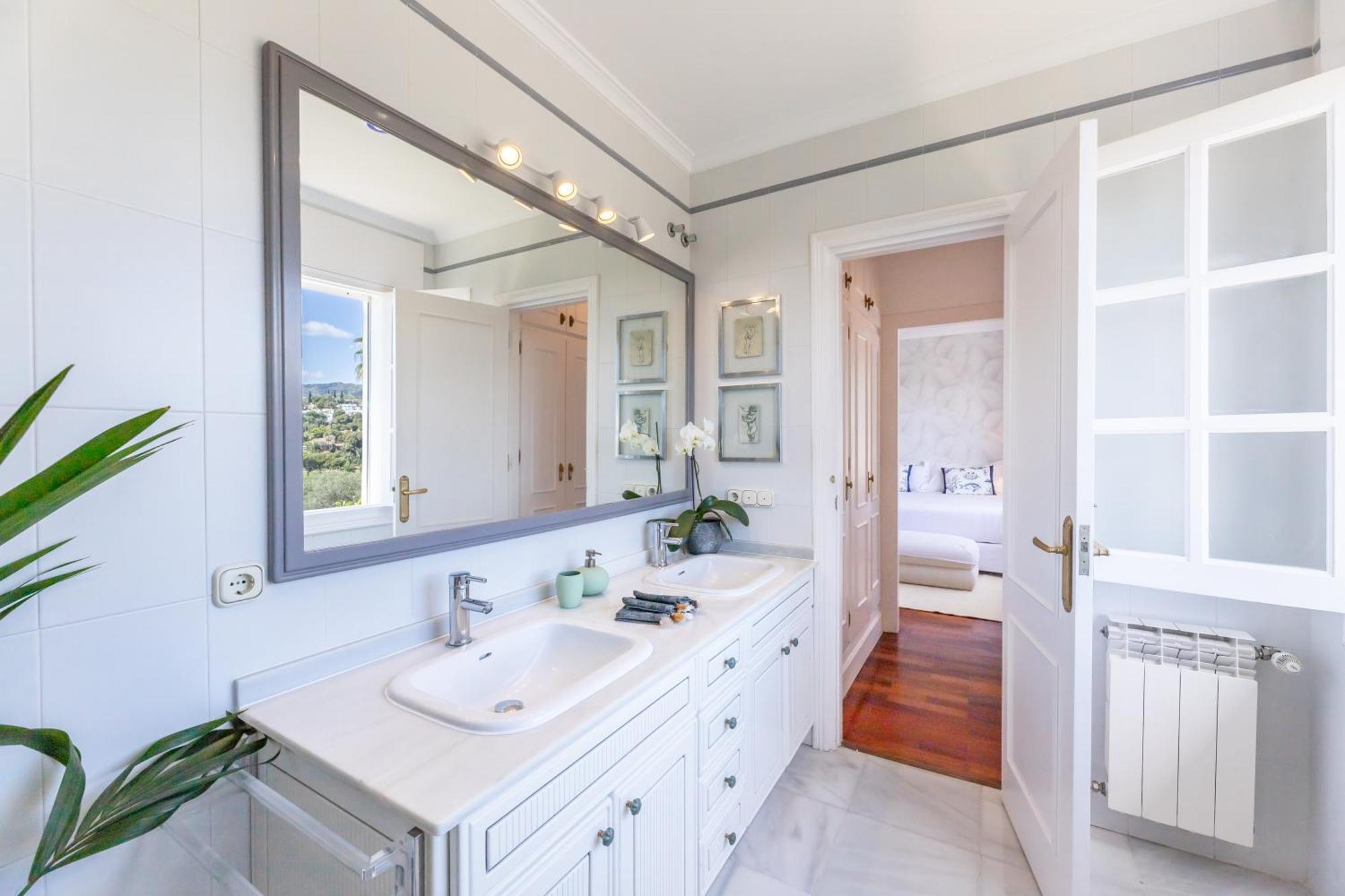 Aurora Boutique House - Only Adults Bed & Breakfast Marbella Ngoại thất bức ảnh