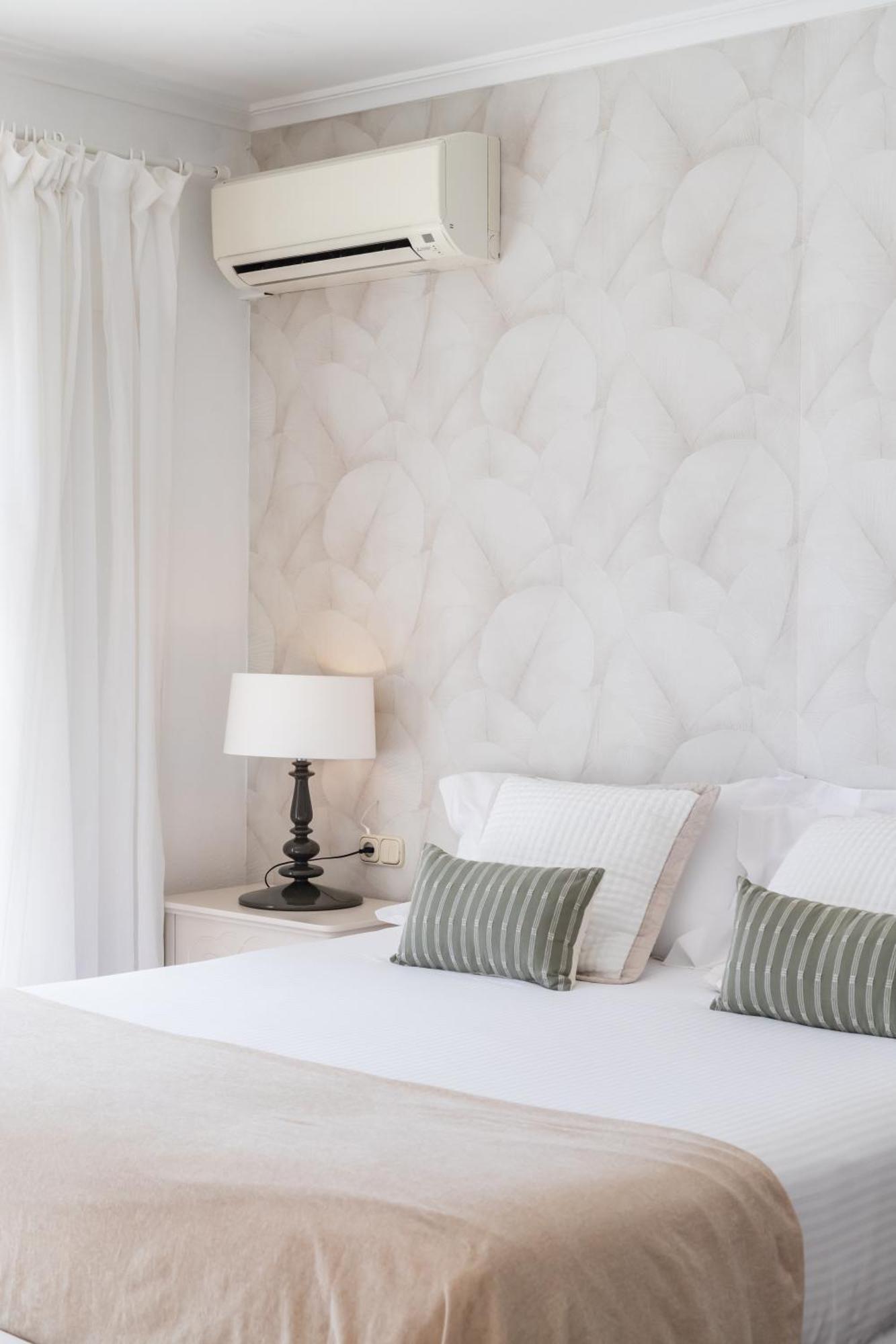 Aurora Boutique House - Only Adults Bed & Breakfast Marbella Ngoại thất bức ảnh