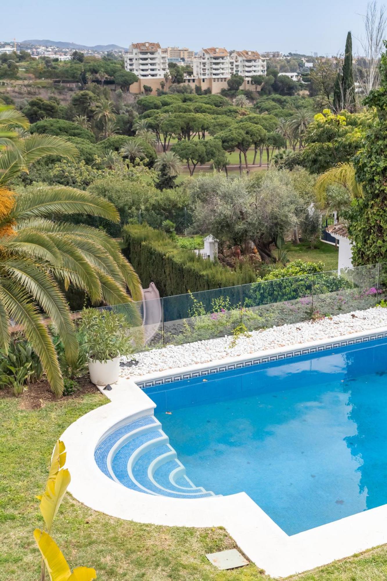 Aurora Boutique House - Only Adults Bed & Breakfast Marbella Ngoại thất bức ảnh